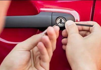 Как открыть запертое авто без ключей и повреждений – 5 реальных способов
